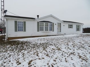 4135 Avon Rd NE, Carrollton, OH 44615