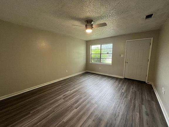 5th image of 509 W Avenue A