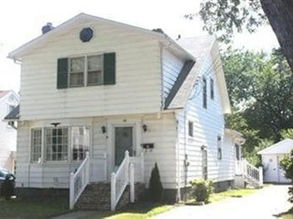 169 Grandview Ave, Conneaut, OH 44030