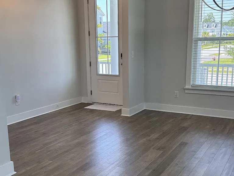 4030 Maidstone Dr — Photo 9