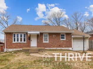 1068 Rainbow Dr, Saint Louis, MO 63125