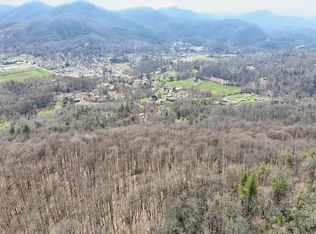 100 Lookoff Mtn, Mountain City, GA 30562