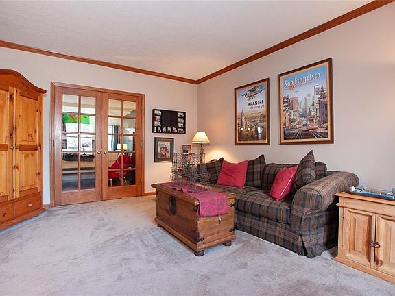 3rd image of 20787 Parkwood Ln
