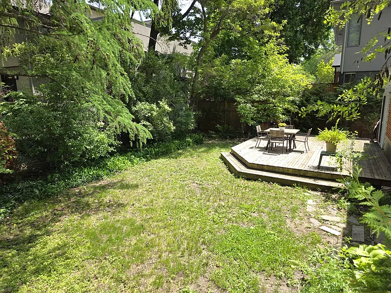 44 Clearview Ave — Photo 31