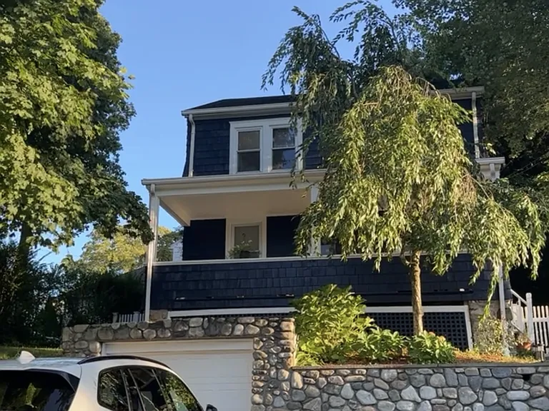 134 Toms Rd — Photo 2