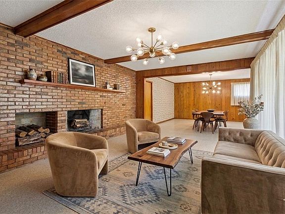 2nd image of 2524 Crestwood Rd