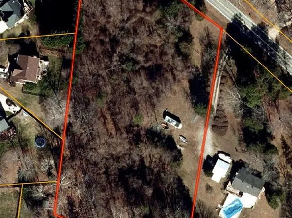 2835 Fleming Rd, Greensboro, NC 27410