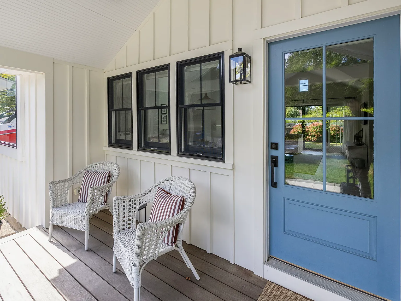 2 bed, 1.5 bath, 1178 sqft, $4,000 — Photo 3