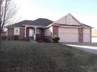 301 E Cedar Crest Rd, Rose Hill, KS 67133