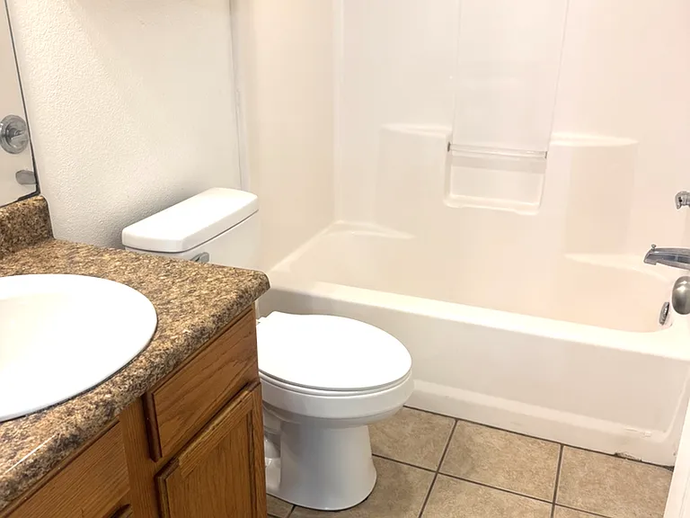 2108 N Edwards Ave #11 — Photo 9