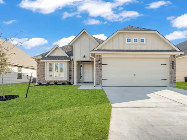 414 Harvest Lake Dr, Snook, TX 77878