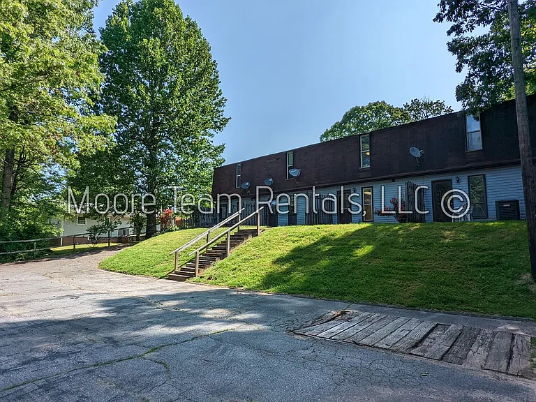 103-109 Paradise Ave — Photo 2