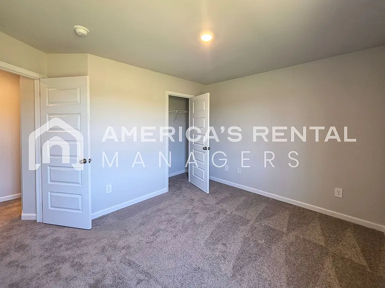 4111 Hudson Ct — Photo 38