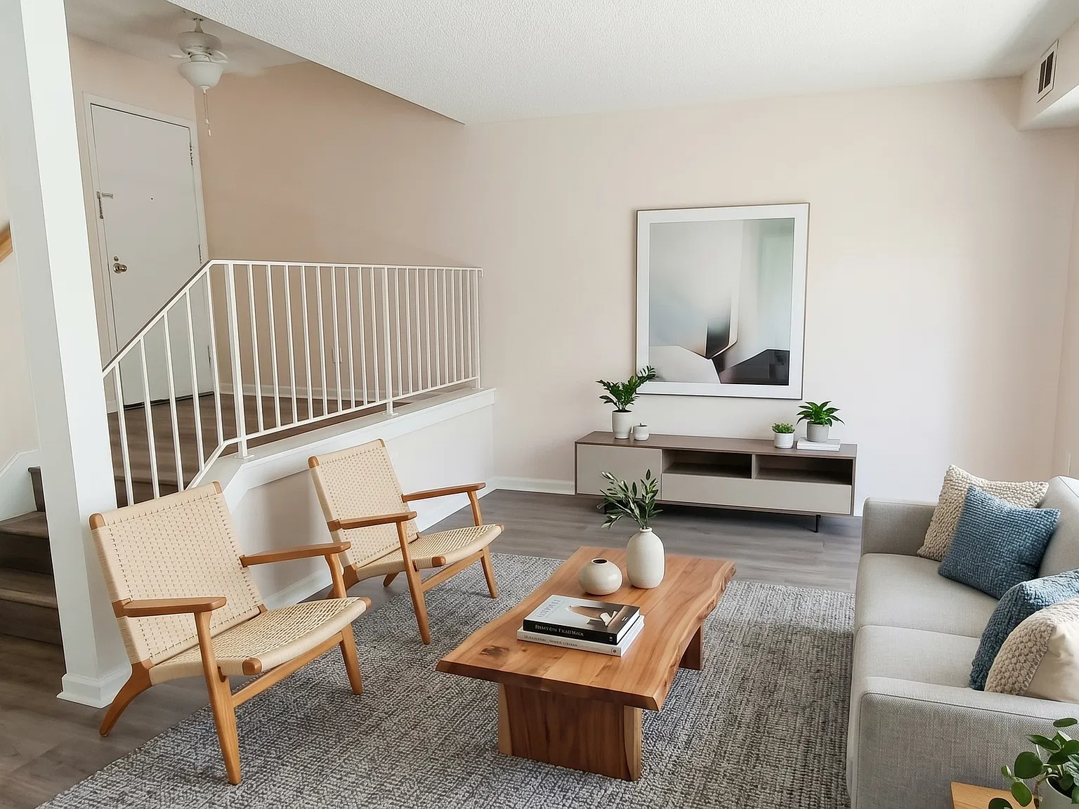 124 Roberts Ln — Photo 3