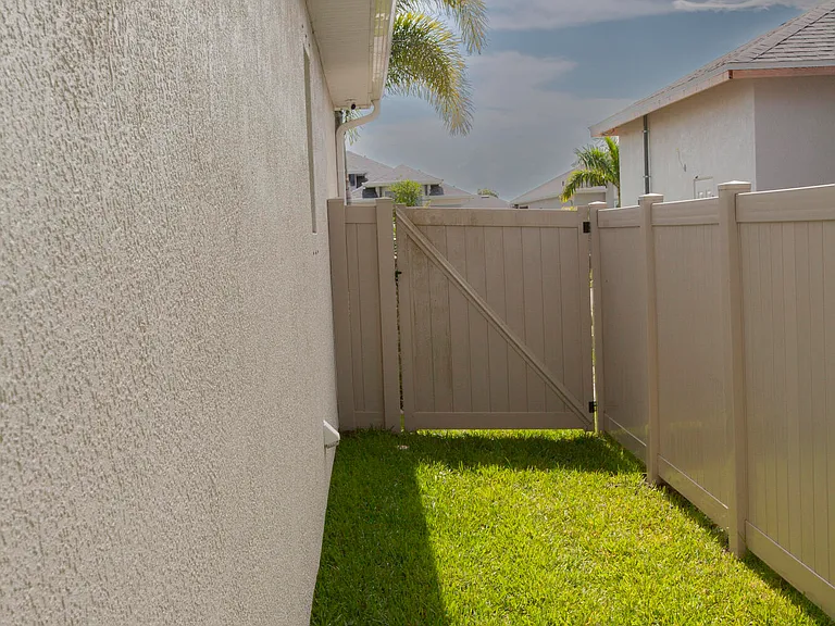 4305 Negal Cir — Photo 40