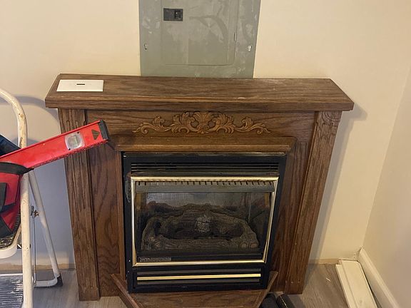 Gas fireplace