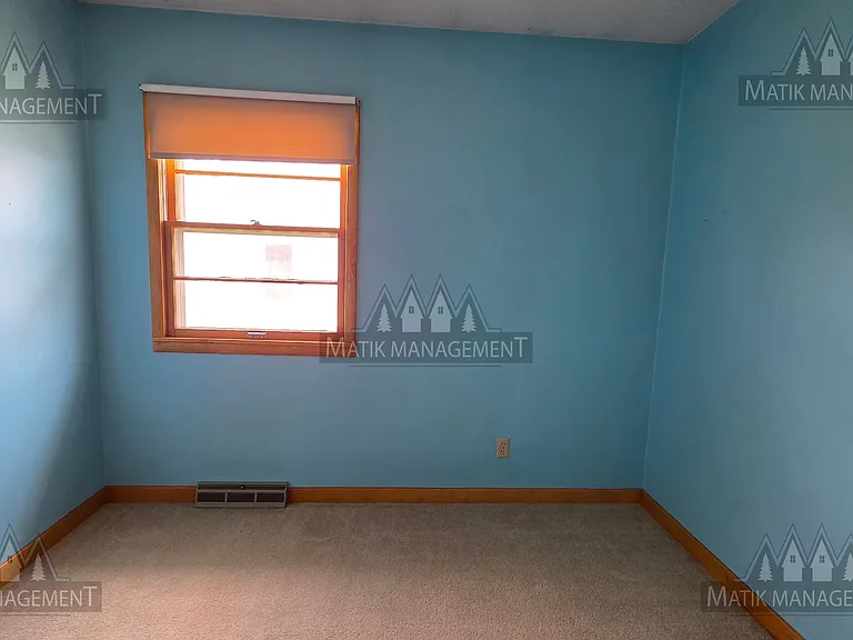 208 3rd St SW — Photo 30