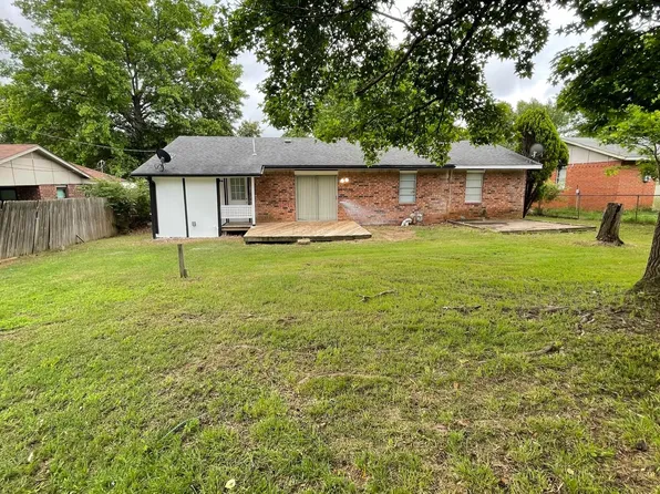 311 Dogwood Dr, Tahlequah, OK 74464