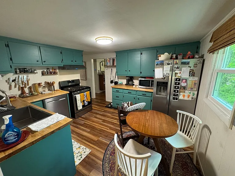 150 Hillside St — Photo 5