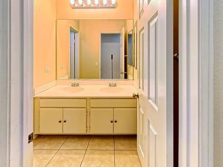 2226 Willowbrook Ln — Photo 26
