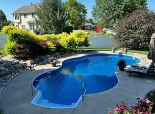 16119 Bruning St, Bennington, NE 68007