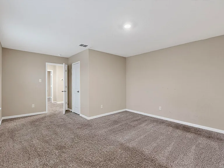 305 Honeysuckle Ln — Photo 30