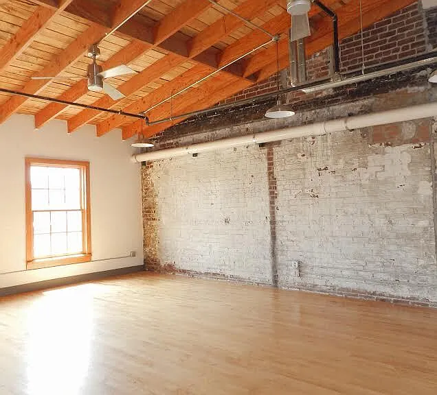 222 N Central St — Photo 25