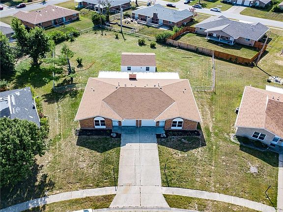 2nd image of 5466-5468 Bromwick Dr