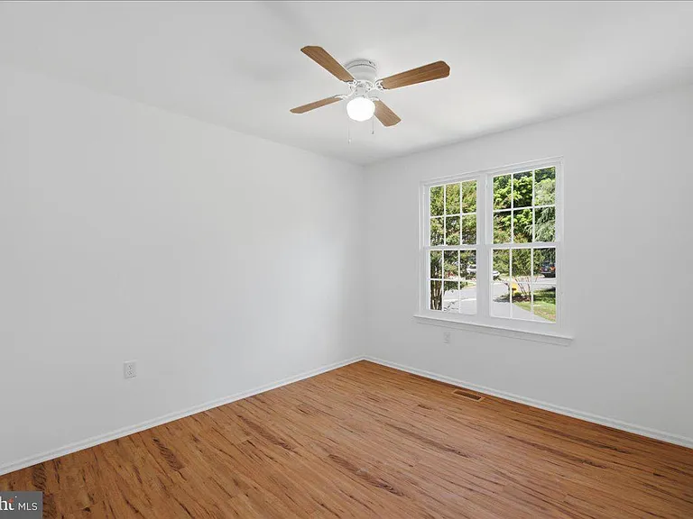 10598 Reeds Landing Cir — Photo 24