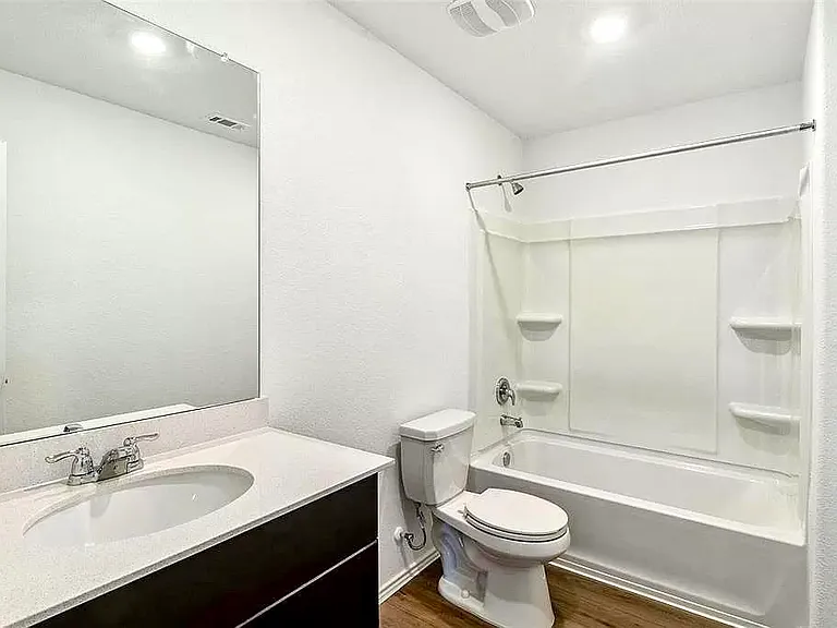 1104 Catfish Ln — Photo 13