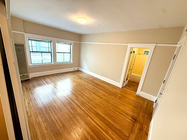 California Apartments — Photo 11