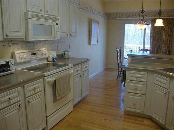 4th image of 5602 Hillcamp Ct