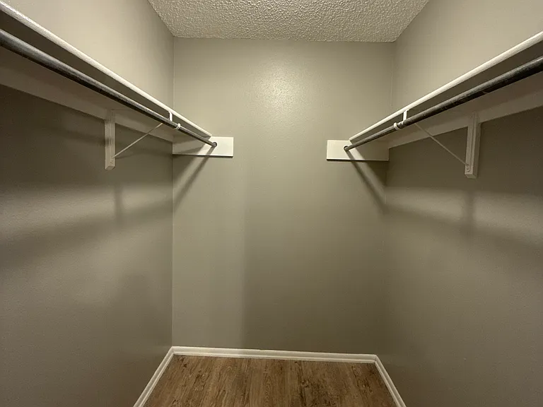 331 W Mistletoe Ave #201 — Photo 12