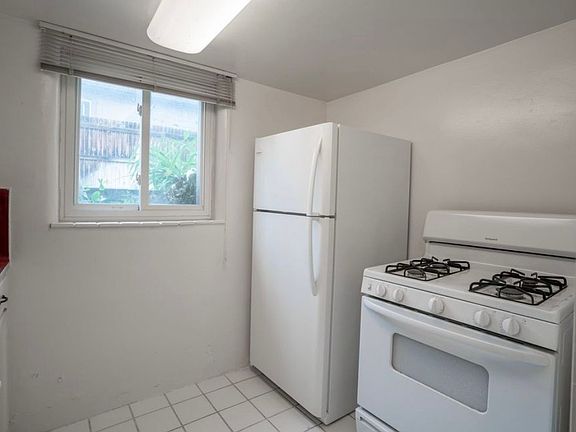5th image of 2390 S Marion St
