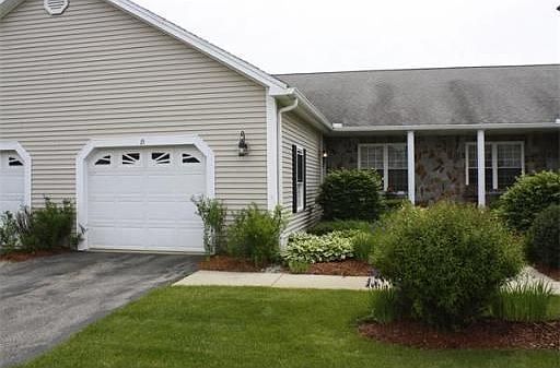3rd image of 15 Woodman Way