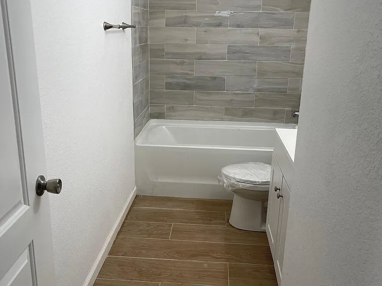 3519 Hyacinth St — Photo 2