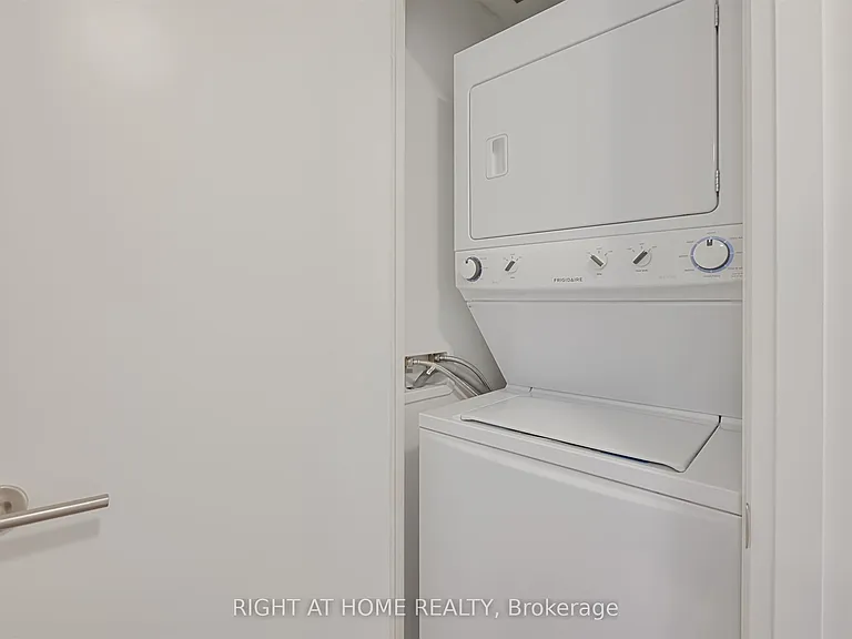 160 Vanderhoof Ave #1018 — Photo 18