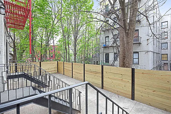 Rented by Compass | media 27