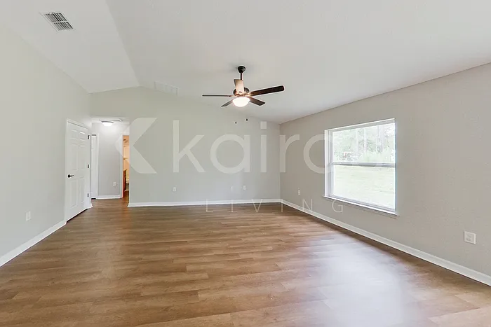 4 bed, 2.0 bath, 1747 sqft, $2,045 — Photo 4