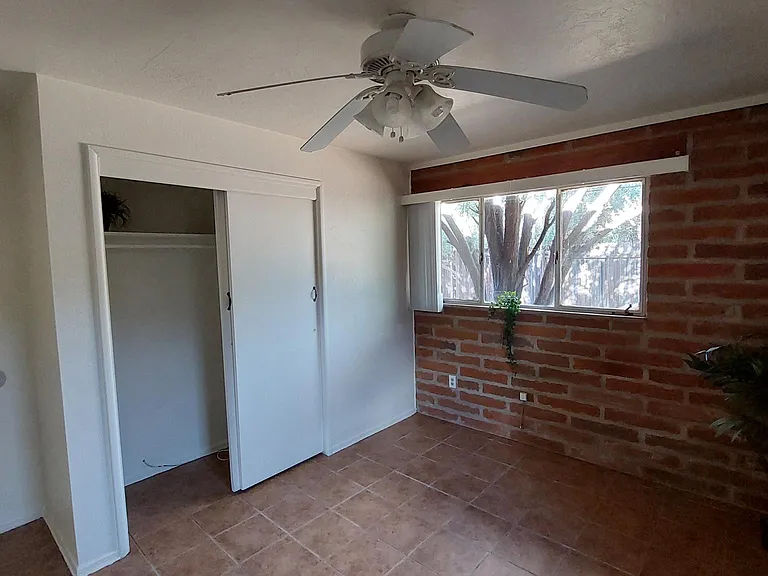 E Blacklidge Dr — Photo 38