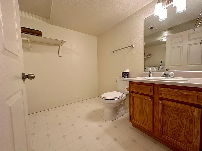 111 Rowena Pl — Photo 21