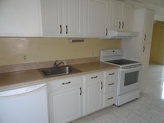 5th image of 4001 S Ocean Blvd APT 219