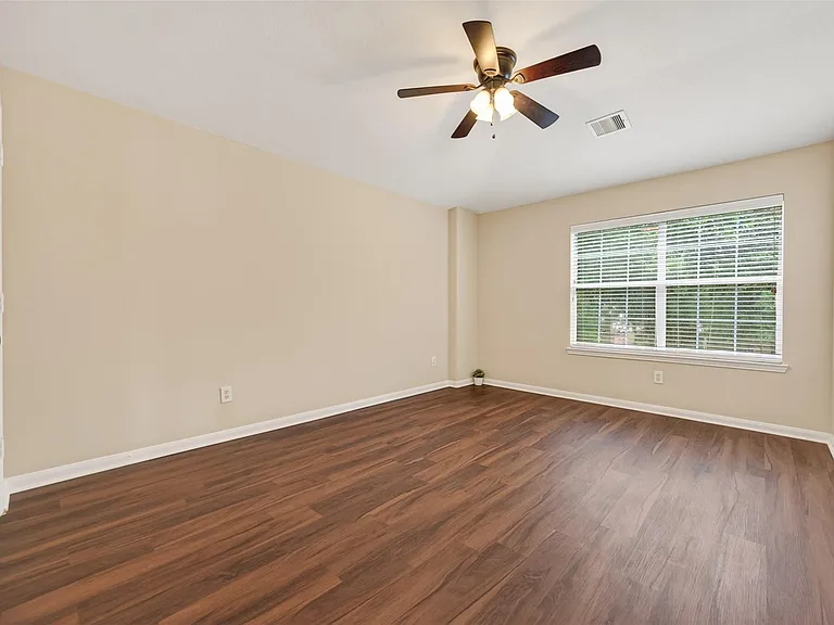 10427 Lyndon Meadows Dr — Photo 36