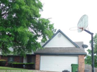 1953 Paddock Ln, Southaven, MS 38671