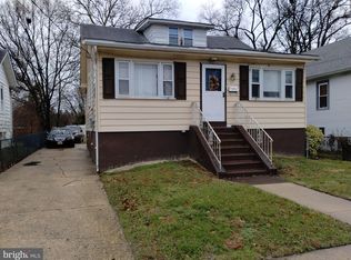 42 S Forklanding Rd, Maple Shade, NJ 08052