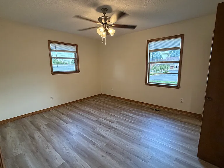 803 N Main St — Photo 12