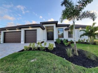 4604 SW 25th Place Cpe, Coral, FL 33914