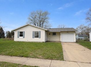 621 Goldenview Dr, Champaign, IL