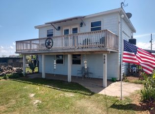 995 Sea Spray Dr, Crystal Beach, TX 77650
