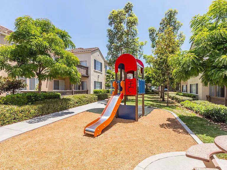 Santa Maria Apartment Homes — Photo 8